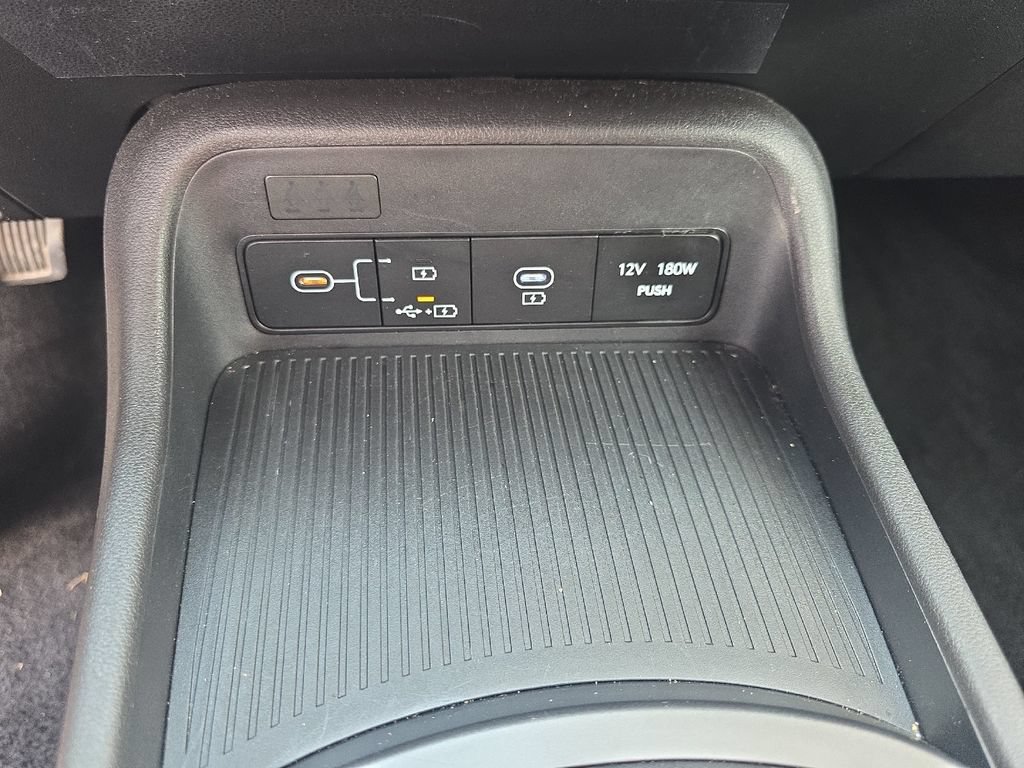 Used 2025 Hyundai Kona SEL FWD image 31