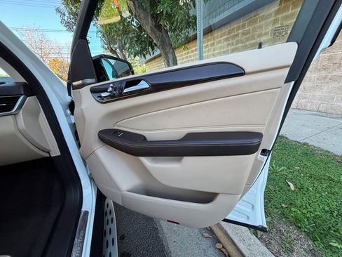 Used 2019 Mercedes-Benz GLE 400 4MATIC w/ Premium 1 Package image 44