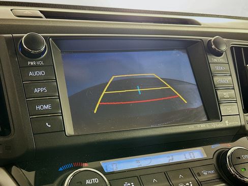 Used 2018 Toyota RAV4 XLE FWD image 23