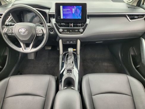 Used 2023 Toyota Corolla Cross XLE w/ Convenience Package AWD/4WD image 20