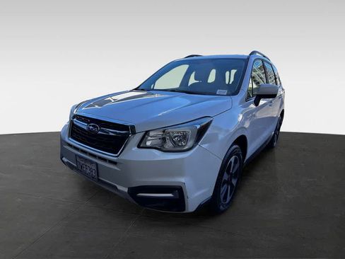 Used 2017 Subaru Forester 2.5i Premium w/ Popular Package #2A AWD/4WD image 3