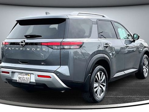 Used 2024 Nissan Pathfinder SL image 6