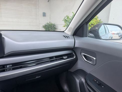 Used 2025 Kia K4 LXS image 37