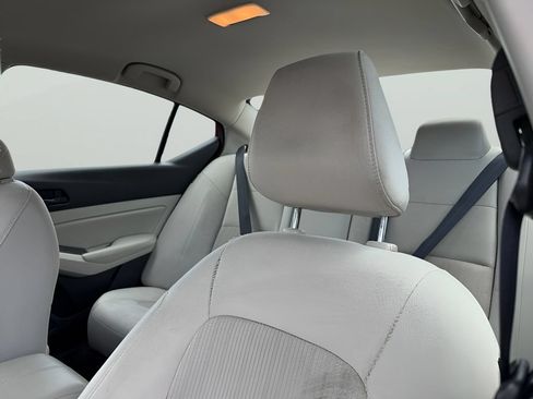 Used 2025 Nissan Altima 2.5 SV FWD image 10