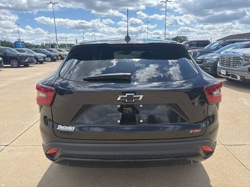 Used 2024 Chevrolet Trax RS w/ Sunroof Package FWD image 4