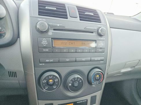 Used 2011 Toyota Corolla LE FWD image 18