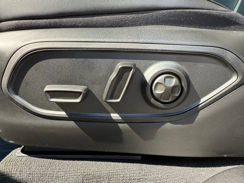 New 2025 Jeep Grand Cherokee L Limited w/ Luxury Tech Group II image 11