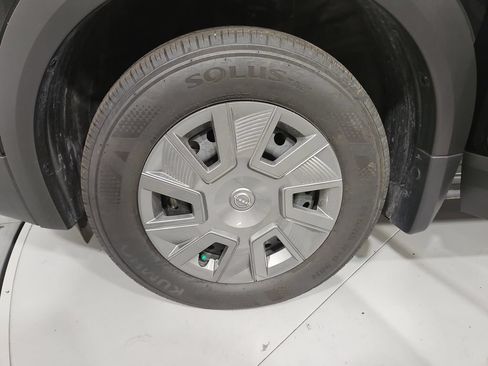 Used 2025 Nissan Kicks S AWD/4WD image 26
