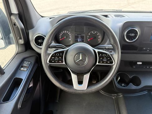 Used 2020 Mercedes-Benz Sprinter 1500 w/ Driver Convenience Package image 15