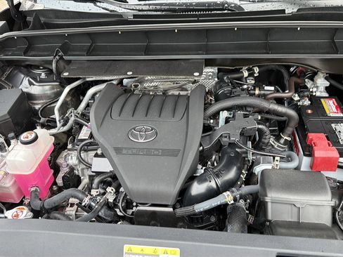 Used 2023 Toyota Highlander XLE FWD image 37
