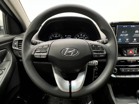 Used 2019 Hyundai Elantra GT FWD image 21