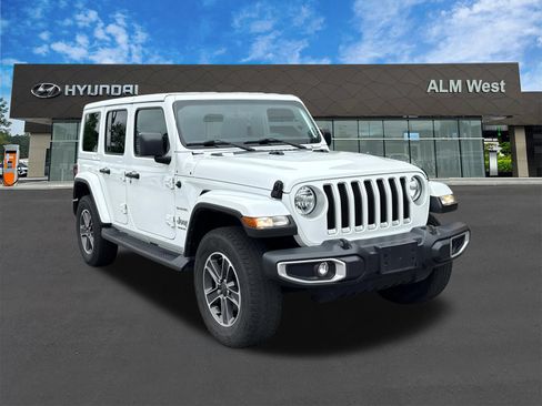 Used 2023 Jeep Wrangler Unlimited Sahara w/ Cold Weather Group AWD/4WD image 3