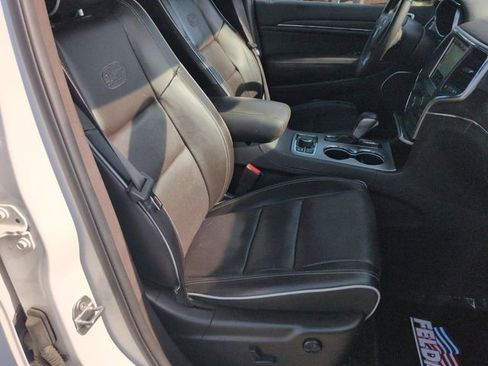 Used 2018 Jeep Grand Cherokee Overland AWD/4WD image 27