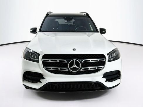 Used 2023 Mercedes-Benz GLS 580 4MATIC image 2