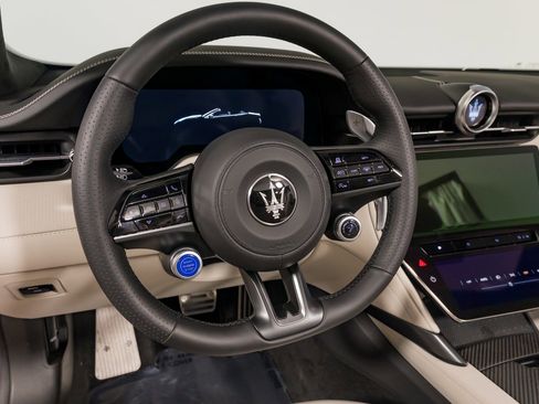 Used 2024 Maserati GranCabrio Trofeo image 21