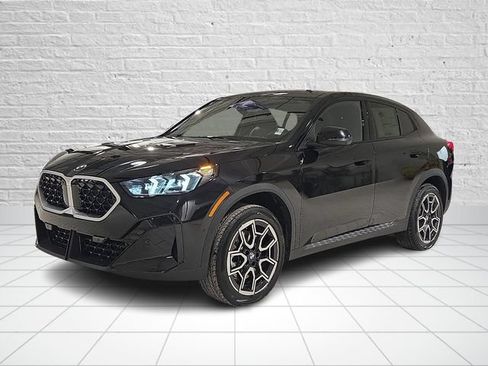 New 2026 BMW X2 xDrive28i w/ Technology Package AWD/4WD image 2