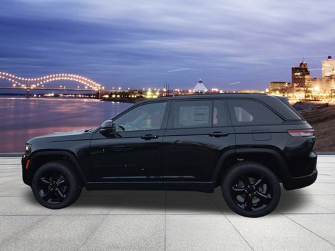 New 2025 Jeep Grand Cherokee 2WD image 3