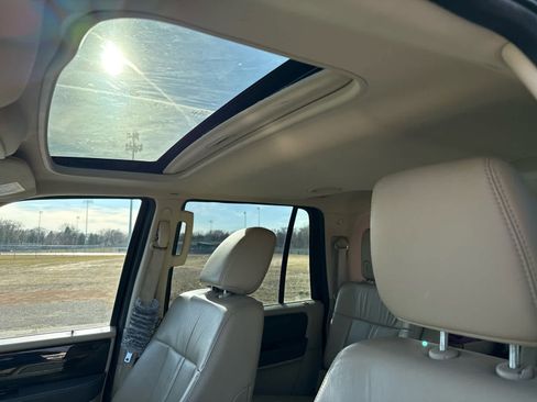 Used 2015 Lincoln Navigator L 4WD w/ Equipment Group 101A Reserve image 15