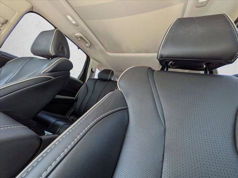 Used 2023 Acura MDX SH-AWD w/ Advance Package image 16