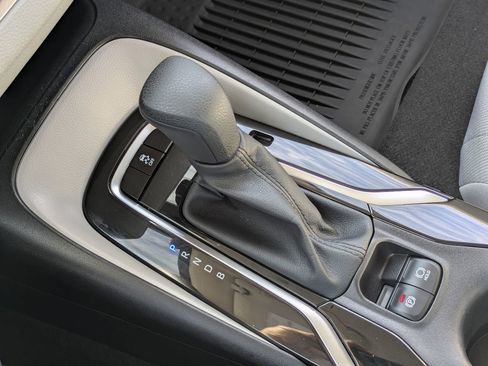 Used 2020 Toyota Corolla LE image 15