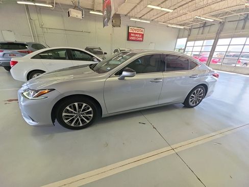Used 2022 Lexus ES 350 w/ Premium Package FWD image 1