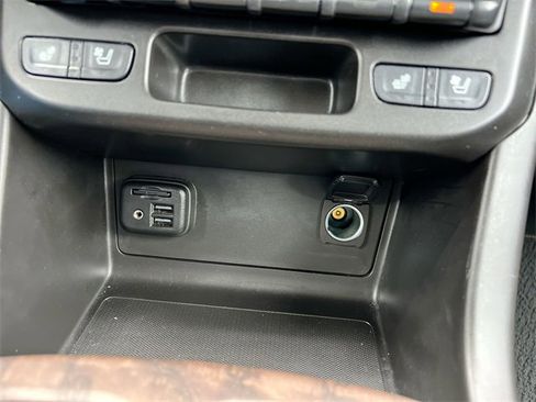 Used 2022 GMC Canyon Denali image 34