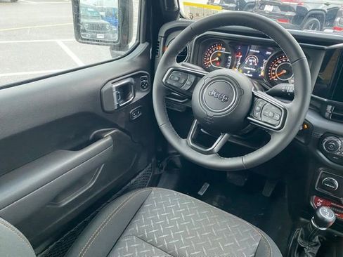 New 2026 Jeep Gladiator Mojave w/ Safety Group image 31