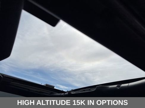 Used 2023 Jeep Wrangler Unlimited Sahara AWD/4WD image 3