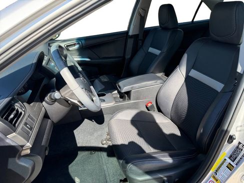 Used 2013 Toyota Camry SE image 9