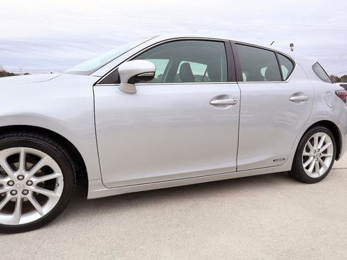 Used 2012 Lexus CT 200h image 30