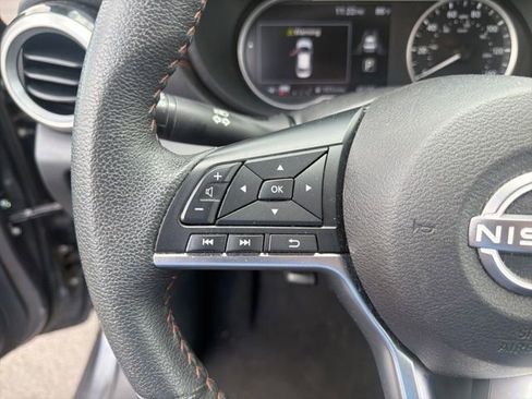 Used 2024 Nissan Versa SR FWD image 20