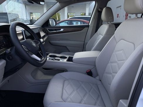 New 2026 Volkswagen Atlas SE image 14