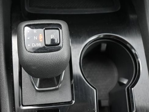 Used 2024 Nissan Rogue S AWD/4WD image 15