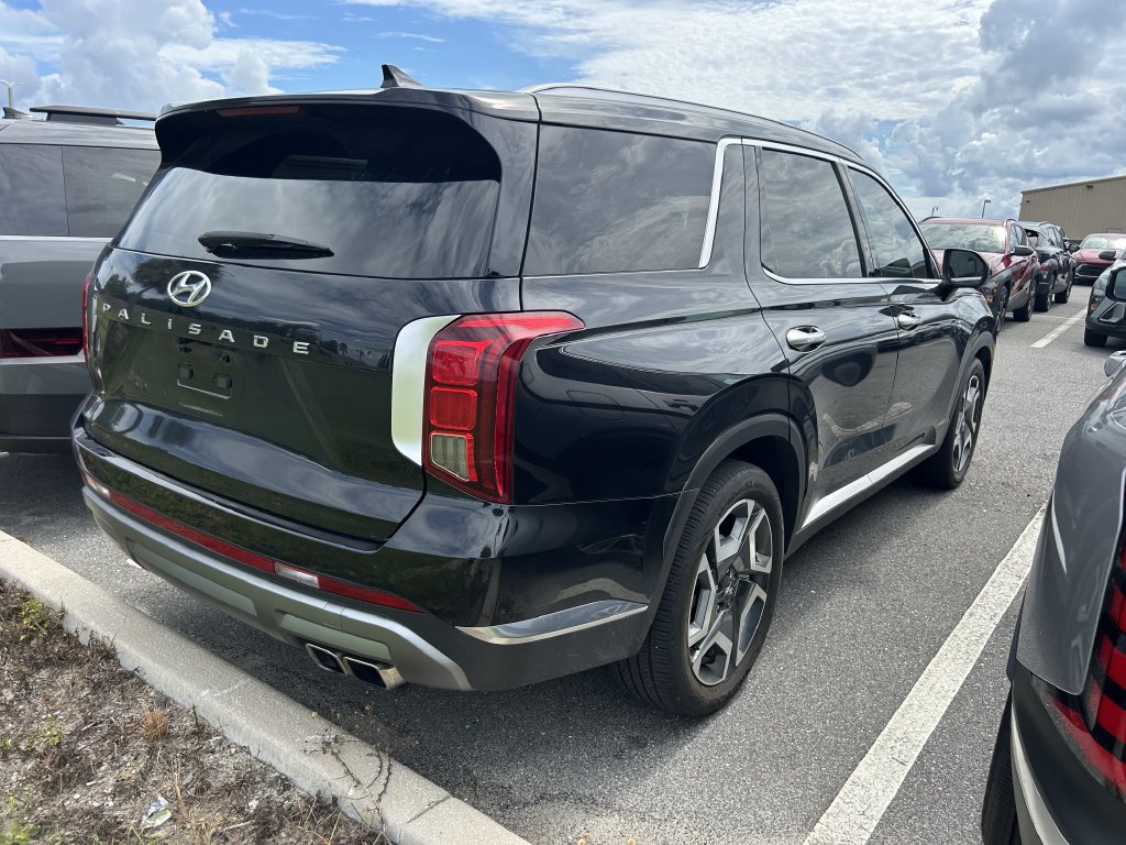 Used 2024 Hyundai Palisade Limited FWD image 4