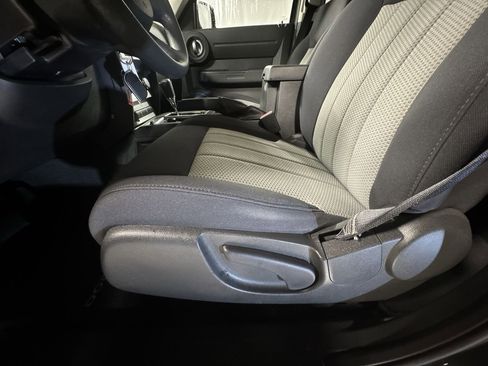 Used 2010 Dodge Nitro SE AWD/4WD image 18