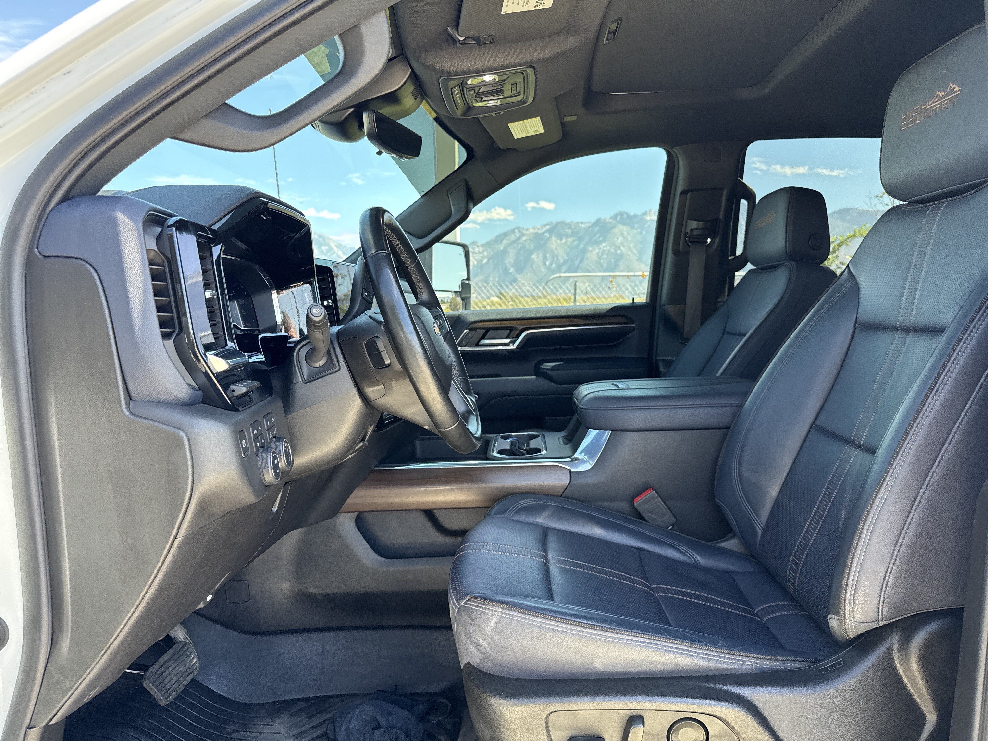 Used 2024 Chevrolet Silverado 3500 High Country w/ Technology Package AWD/4WD image 15