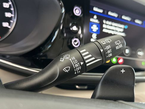 Certified 2023 Buick Envision Avenir image 23