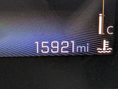 Used 2024 Chevrolet Trax LT w/ Driver Confidence Package image 28