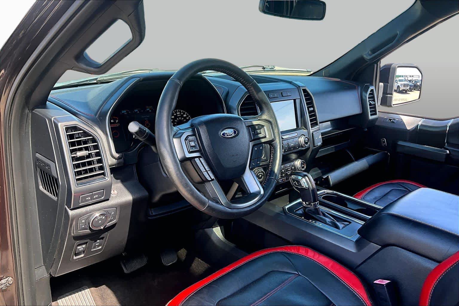Used 2019 Ford F150 Lariat w/ Equipment Group 502A Luxury AWD/4WD image 18