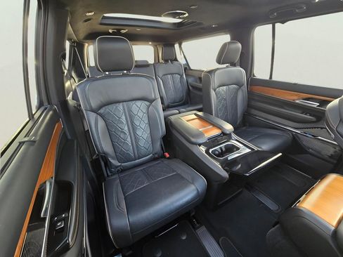 Used 2024 Jeep Grand Wagoneer L Series III image 43