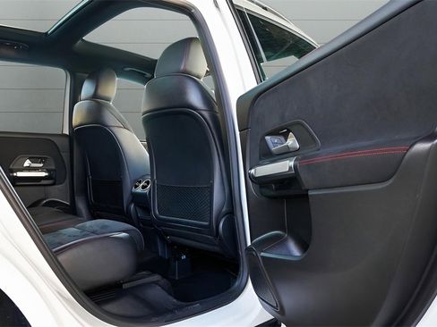 Used 2020 Mercedes-Benz GLB 250 GLB 250 image 45