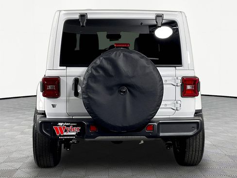 Used 2024 Jeep Wrangler Unlimited Sahara w/ Technology Group AWD/4WD image 5
