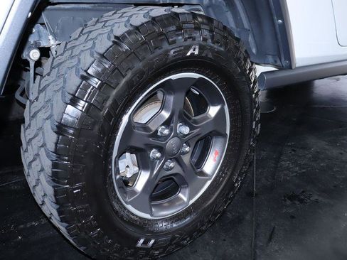 Used 2022 Jeep Gladiator Rubicon w/ Cold Weather Group AWD/4WD image 15