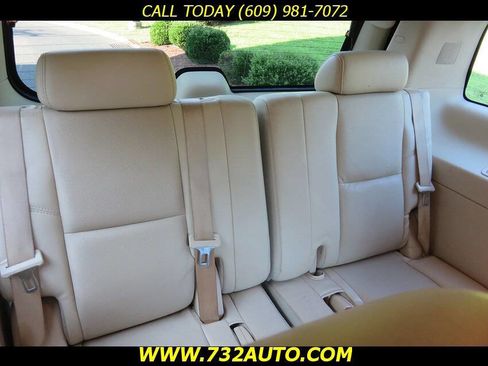 Used 2007 Cadillac Escalade AWD w/ Information Package image 11