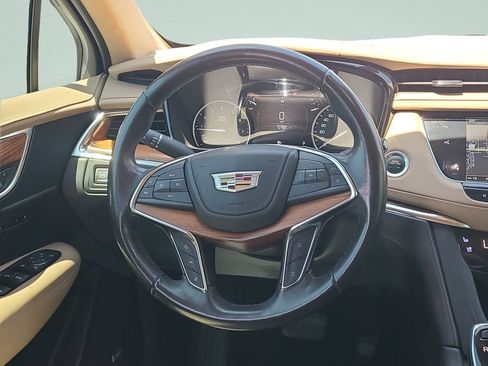 Used 2019 Cadillac XT5 Platinum AWD/4WD image 12