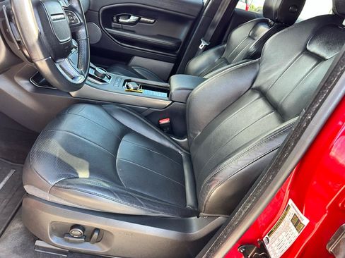 Used 2019 Land Rover Range Rover Evoque SE AWD/4WD image 7