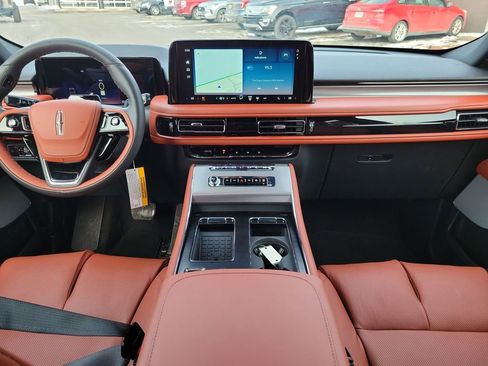 New 2026 Lincoln Aviator Reserve image 11