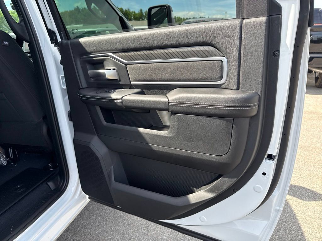 New 2026 RAM 2500 Big Horn AWD/4WD image 24