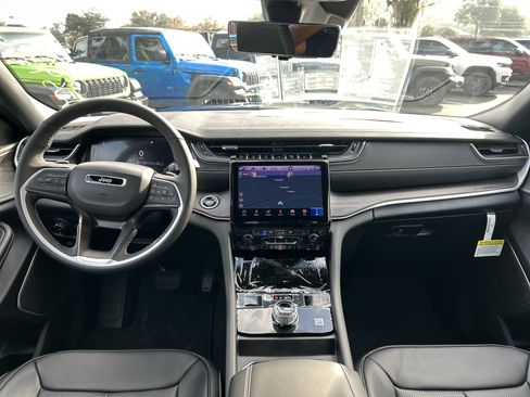 New 2025 Jeep Grand Cherokee L Limited image 48