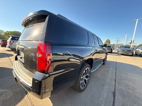 Used 2015 Chevrolet Suburban LTZ RWD image 4